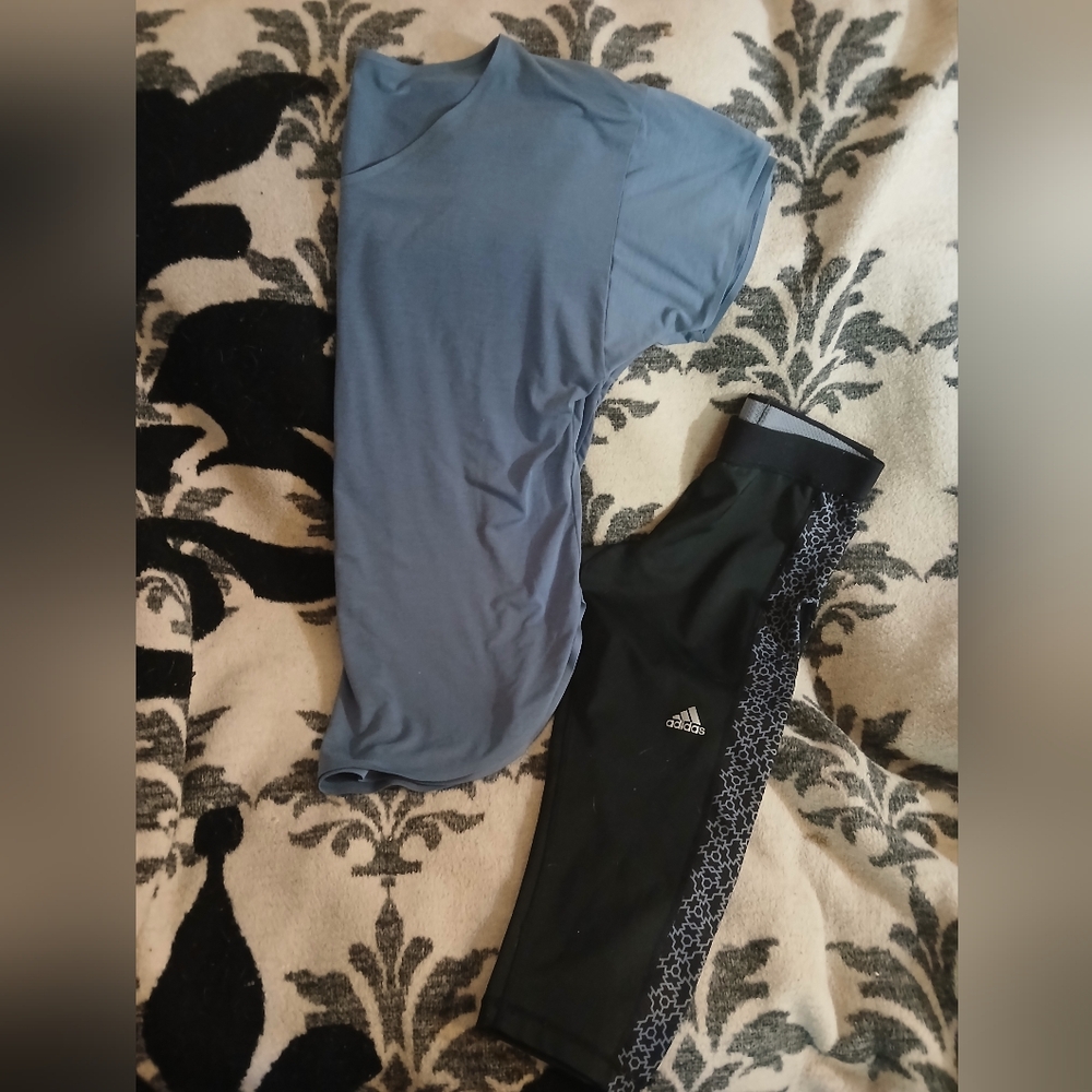 Lot Of 1)Adidas Black Techfit Leggings & 2)Uniqlo Light T-shirt (SIZE Small) New